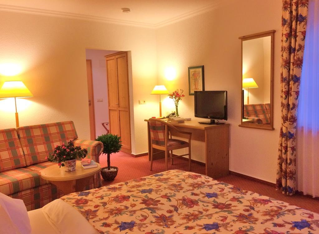 Landhaus Mueritzgarten Hotel Garni Robel Room photo