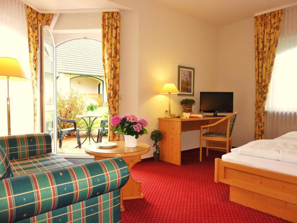 Landhaus Mueritzgarten Hotel Garni Robel Room photo