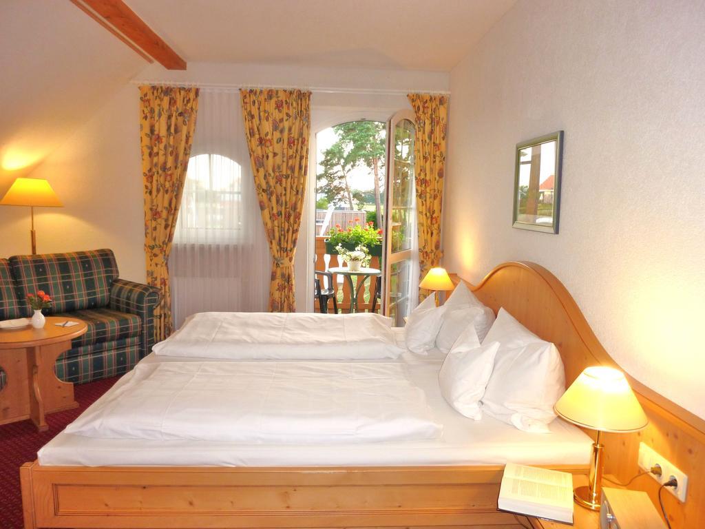 Landhaus Mueritzgarten Hotel Garni Robel Room photo