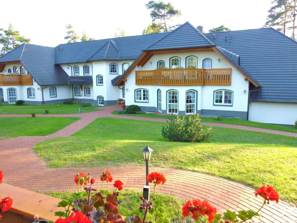 Landhaus Mueritzgarten Hotel Garni Robel Exterior photo
