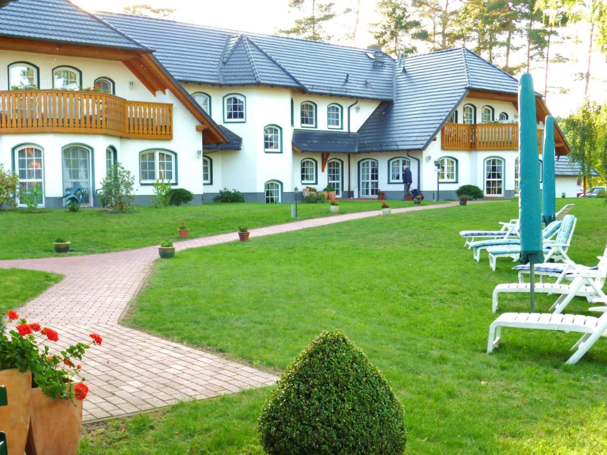 Landhaus Mueritzgarten Hotel Garni Robel Exterior photo